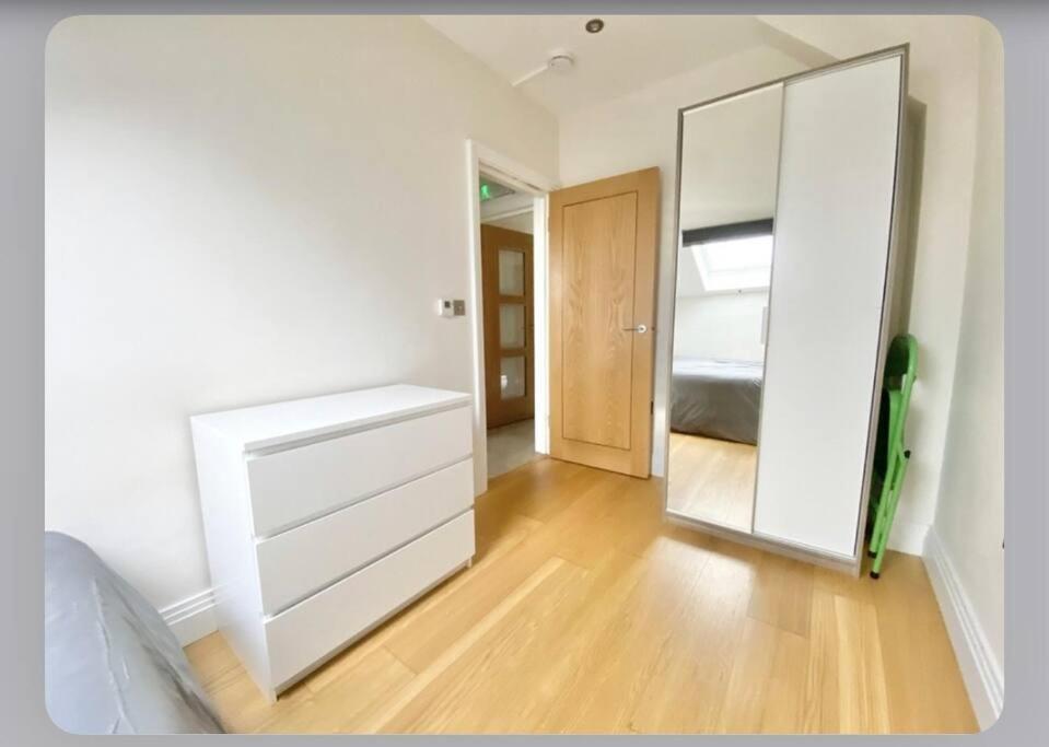 Luxury 4-Bed Apartment With Balcony & Garden, Near Emirates Stadium, 15 Mins To Central London Exterior foto
