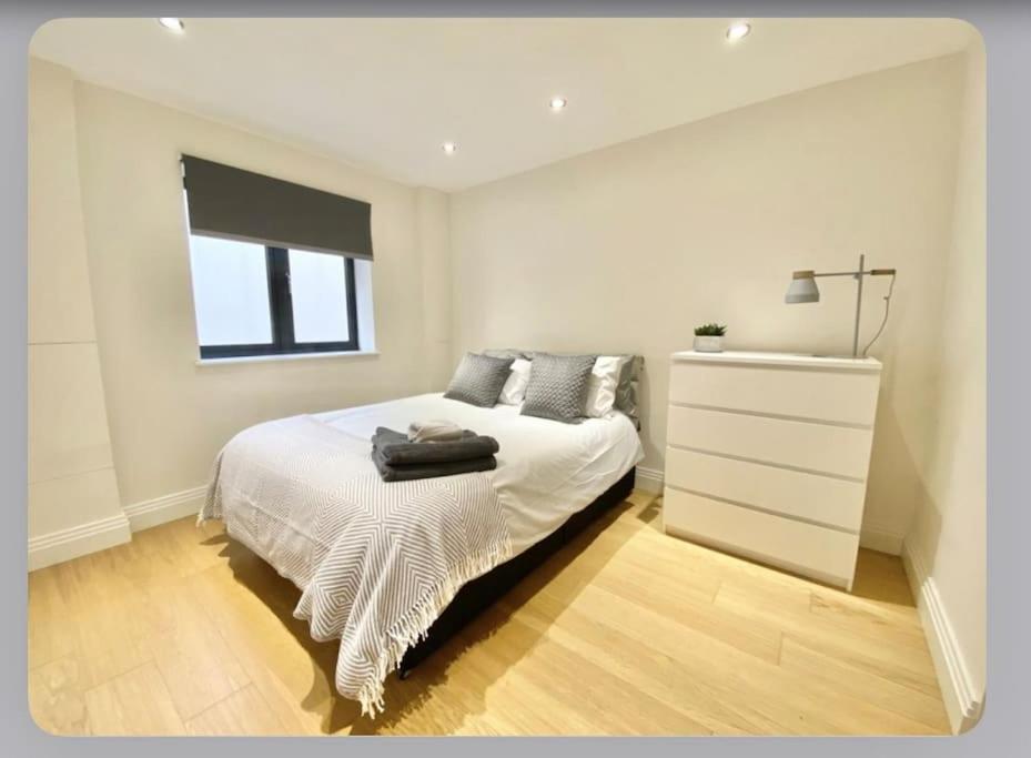 Luxury 4-Bed Apartment With Balcony & Garden, Near Emirates Stadium, 15 Mins To Central London Exterior foto