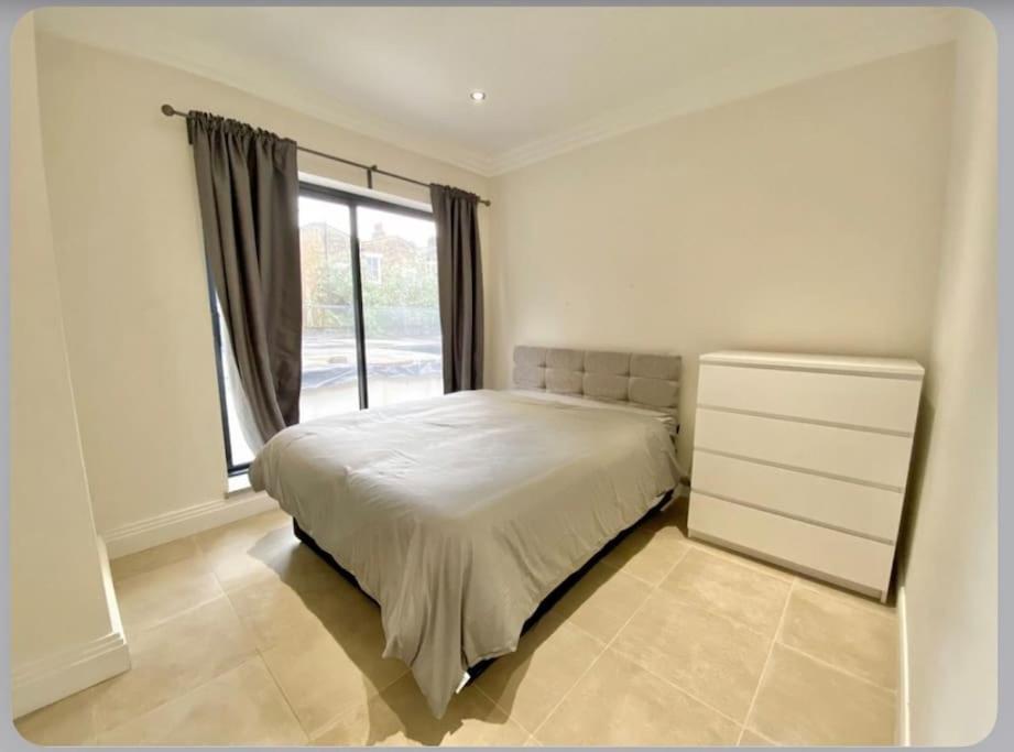 Luxury 4-Bed Apartment With Balcony & Garden, Near Emirates Stadium, 15 Mins To Central London Exterior foto