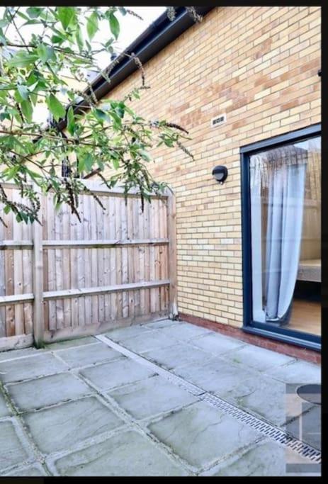 Luxury 4-Bed Apartment With Balcony & Garden, Near Emirates Stadium, 15 Mins To Central London Exterior foto