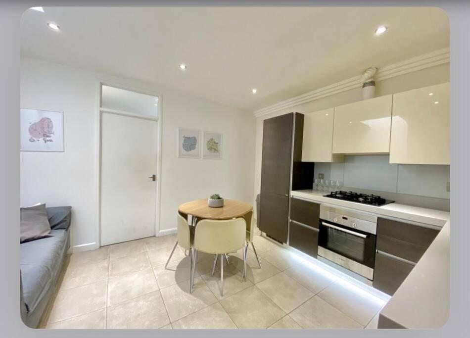 Luxury 4-Bed Apartment With Balcony & Garden, Near Emirates Stadium, 15 Mins To Central London Exterior foto